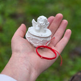 Златна Гривна с червен конец подарък за новородено бебе 